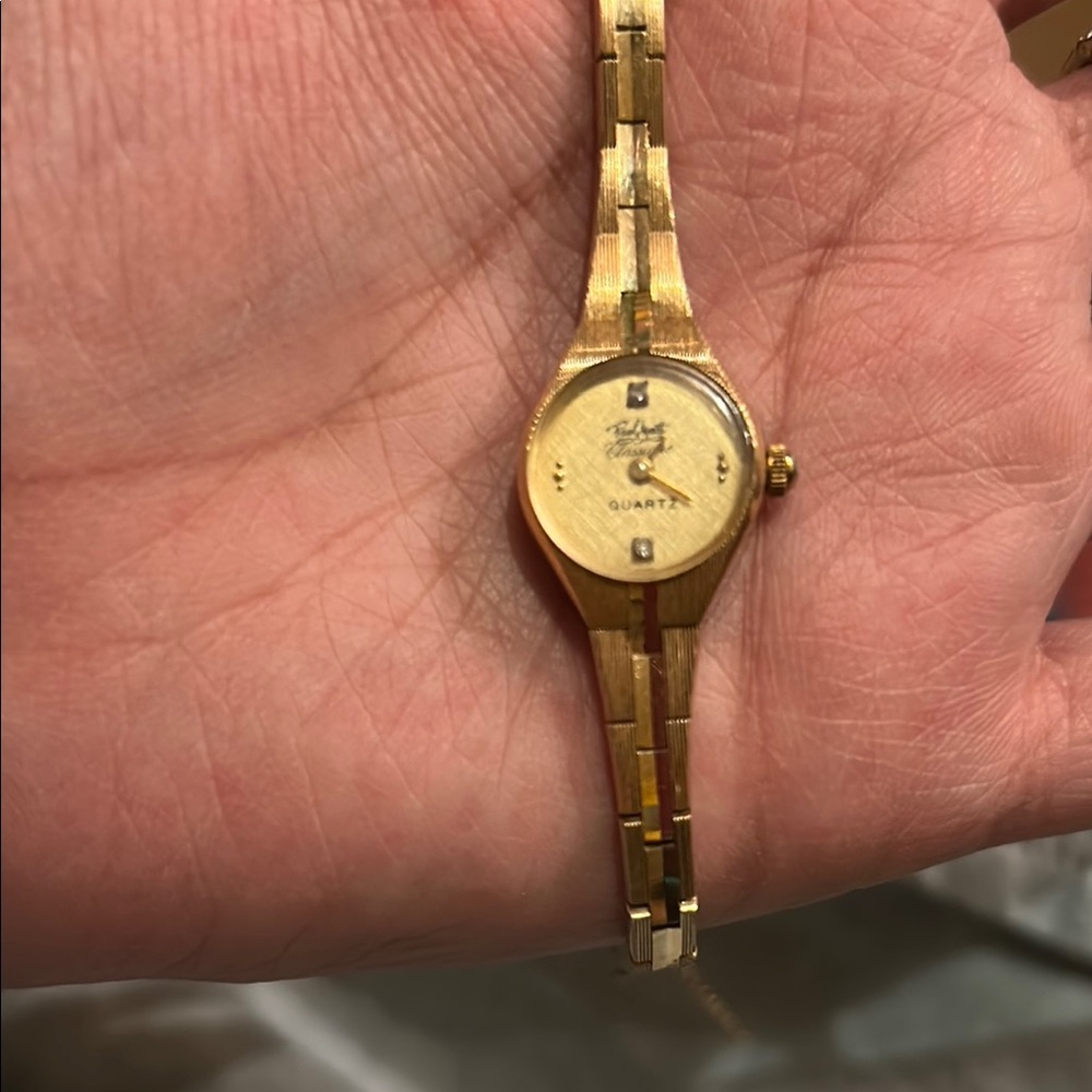 Gold Women's Quartz Watch